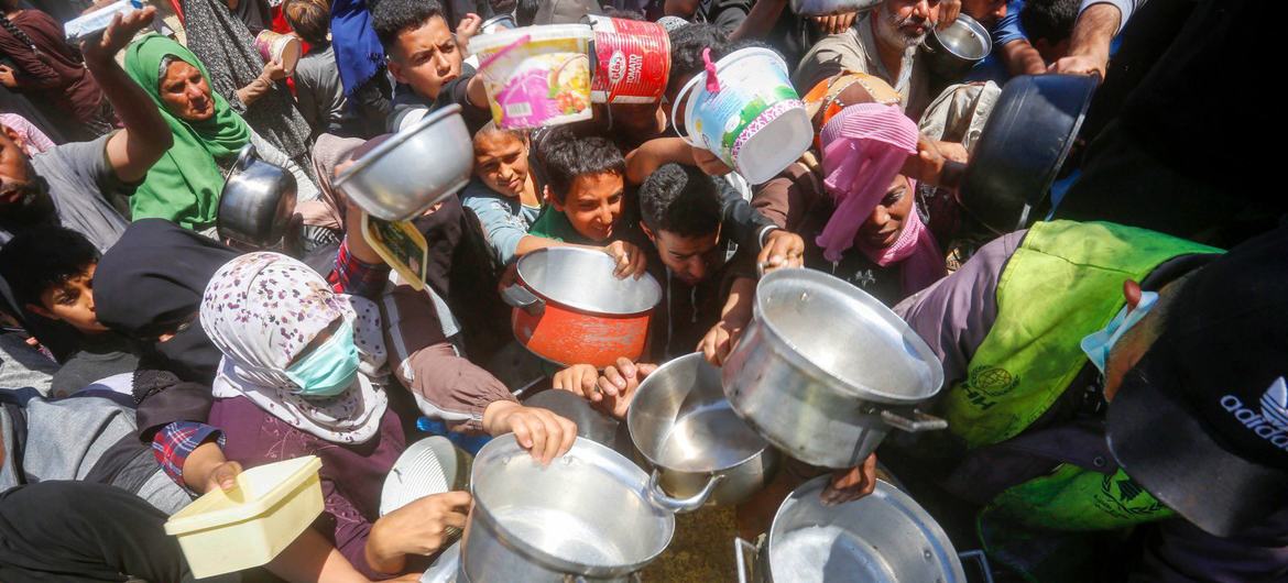 Gaza’s Hunger Crisis Worsens Amid Blockade and Bombardment