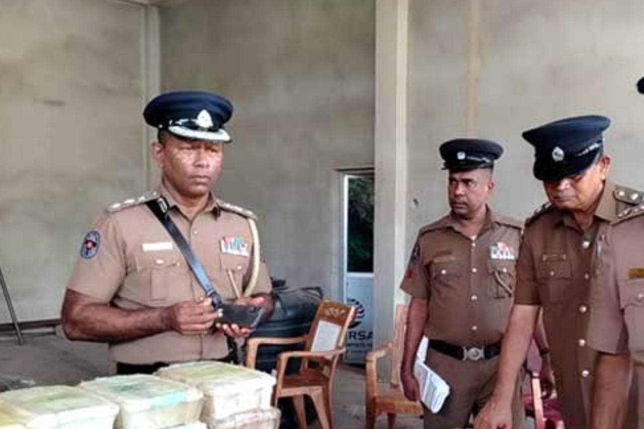 තංගල්ලෙන් හමුවූ මත්ද්‍රව්‍ය තොගයේ වටිනාකම රු මිලියන 10,000කට ආසන්න බව හෙළිවෙයි