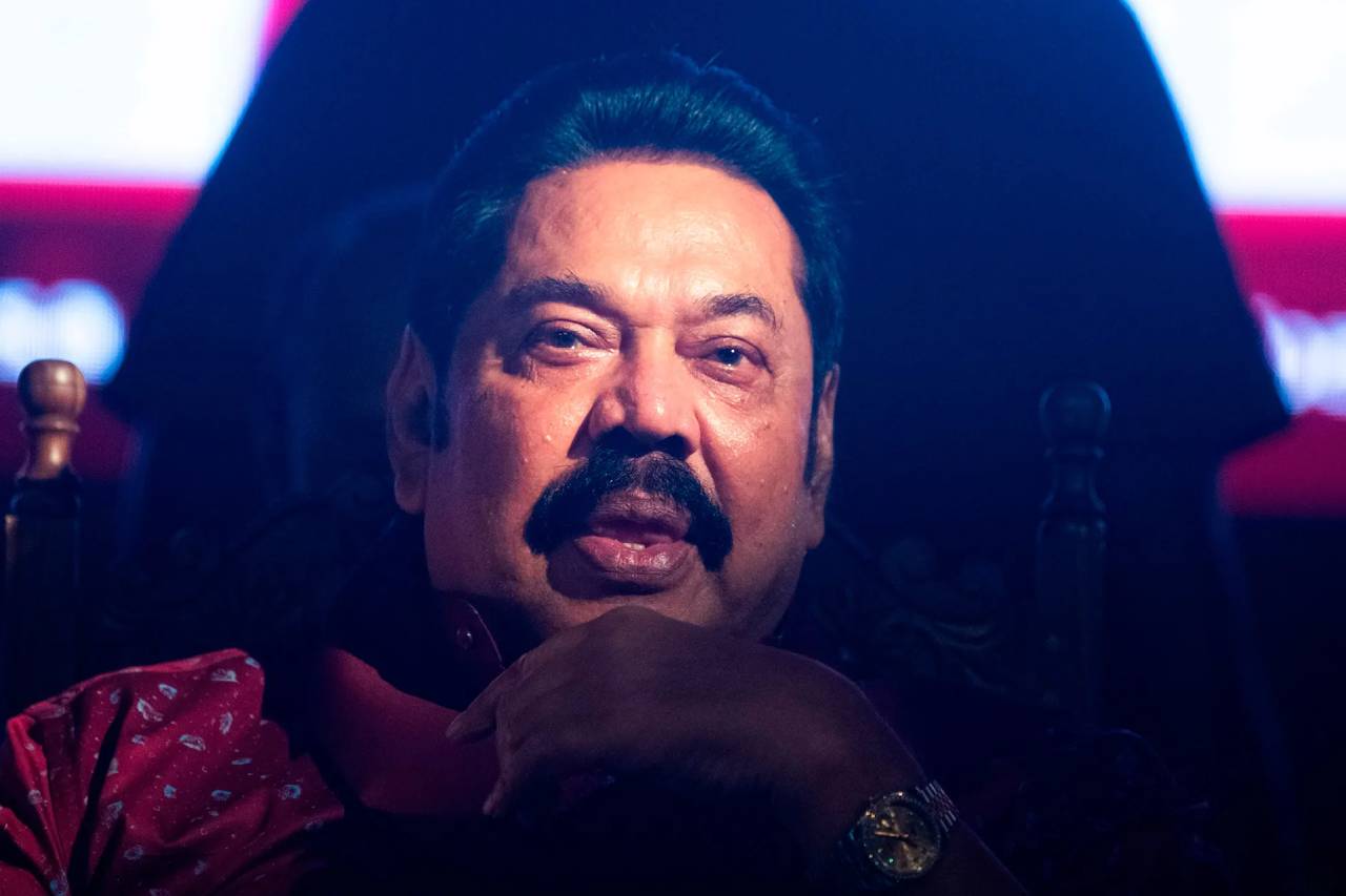 හිටපු ජනාධිපති මහින්දගේ වාහන දෙකෙන් එකක් අද භාර දෙයි