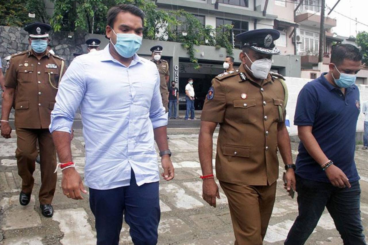 දේශපාලකයන්ට කඩේ ගියහම වෙන දේ ගැන අධ්‍යයනය කරන්න – නාමල් රාජපක්ෂ