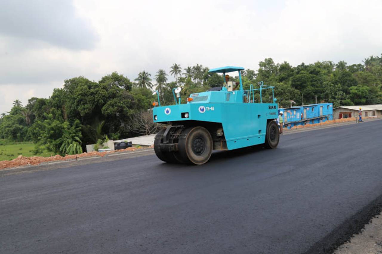 මාර්ග හදන්න ගත්ත කෝටි 31000ක් හිරවෙලා