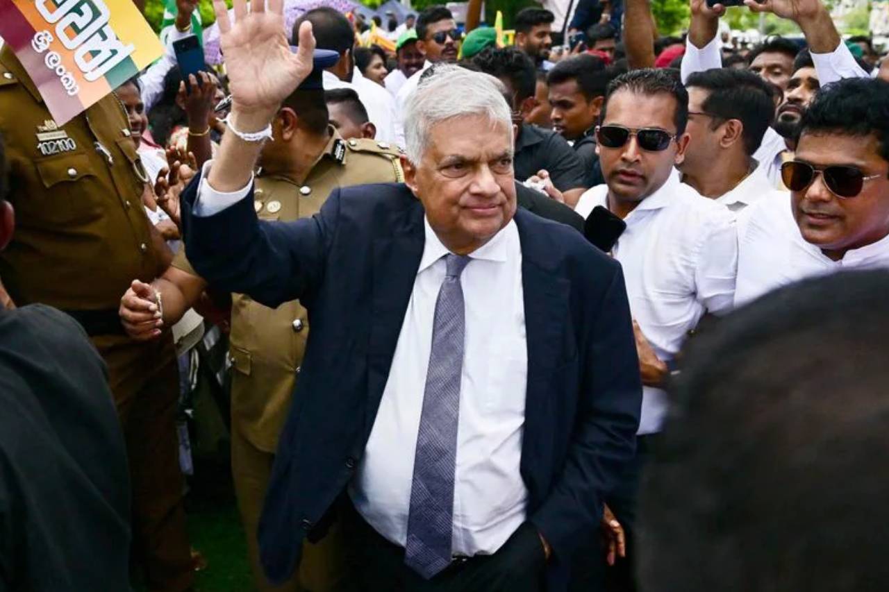 රනිල් ගෙදර යයි – නඩුව ජනවාරිවලට කල් යයි