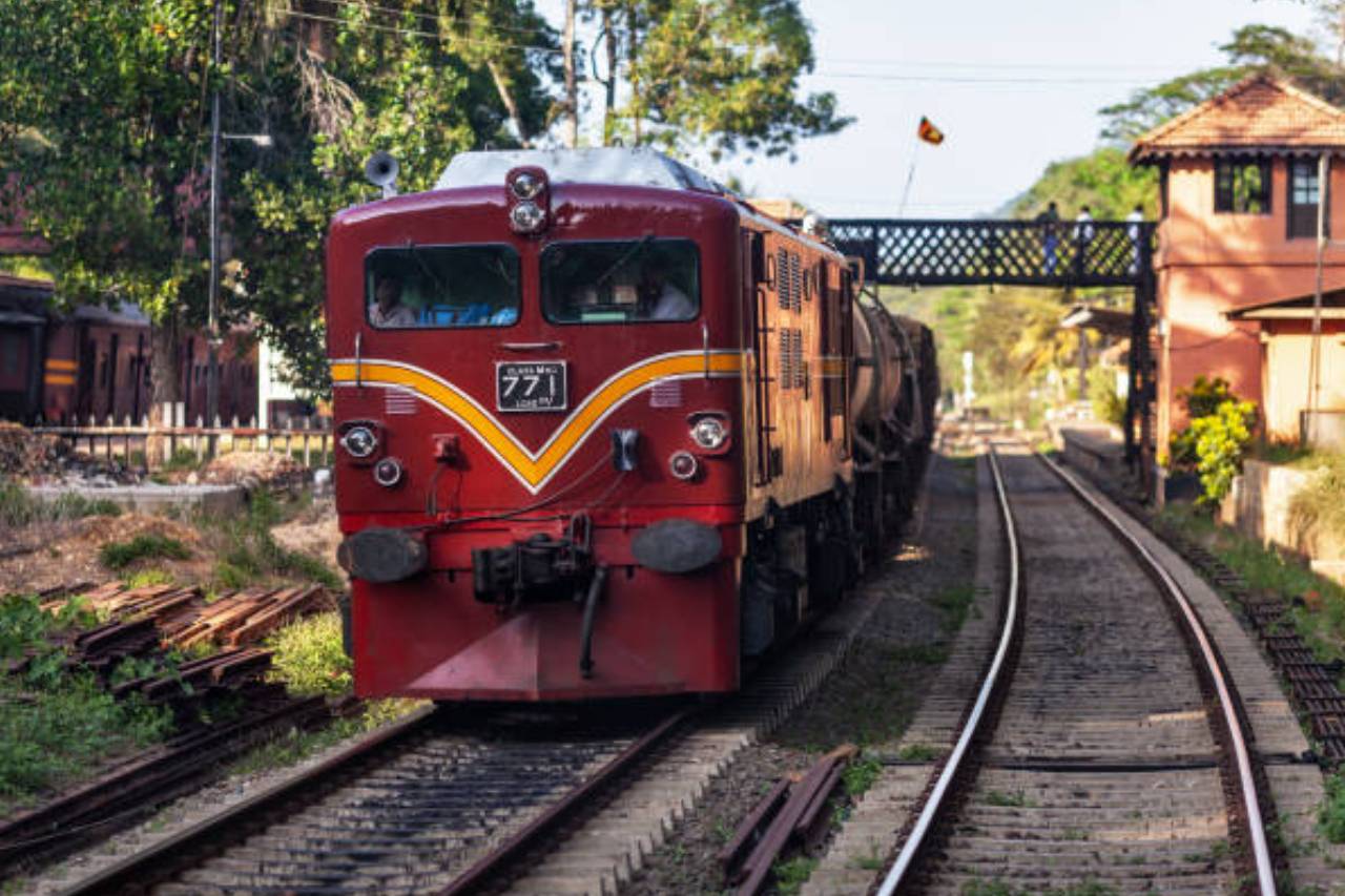 පෞද්ගලික අංශයටත් අන්තර්ජාලයෙන් දුම්රිය වාර ප්රවේශපත්ර
