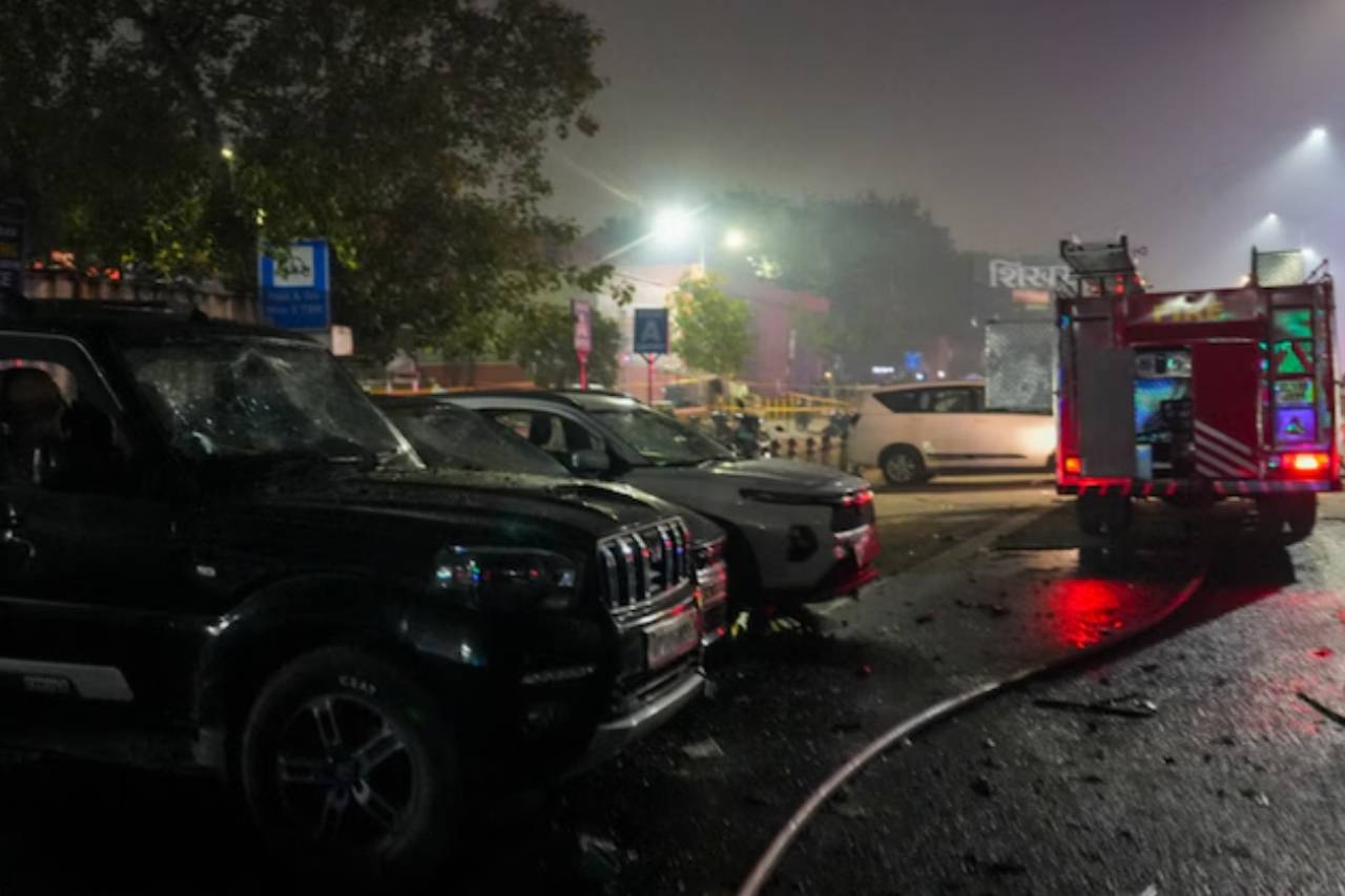 ඉන්දියාවේ අගනුවර පිපිරීමකින් පුද්ගලයින් 8 දෙනෙක් මරුට