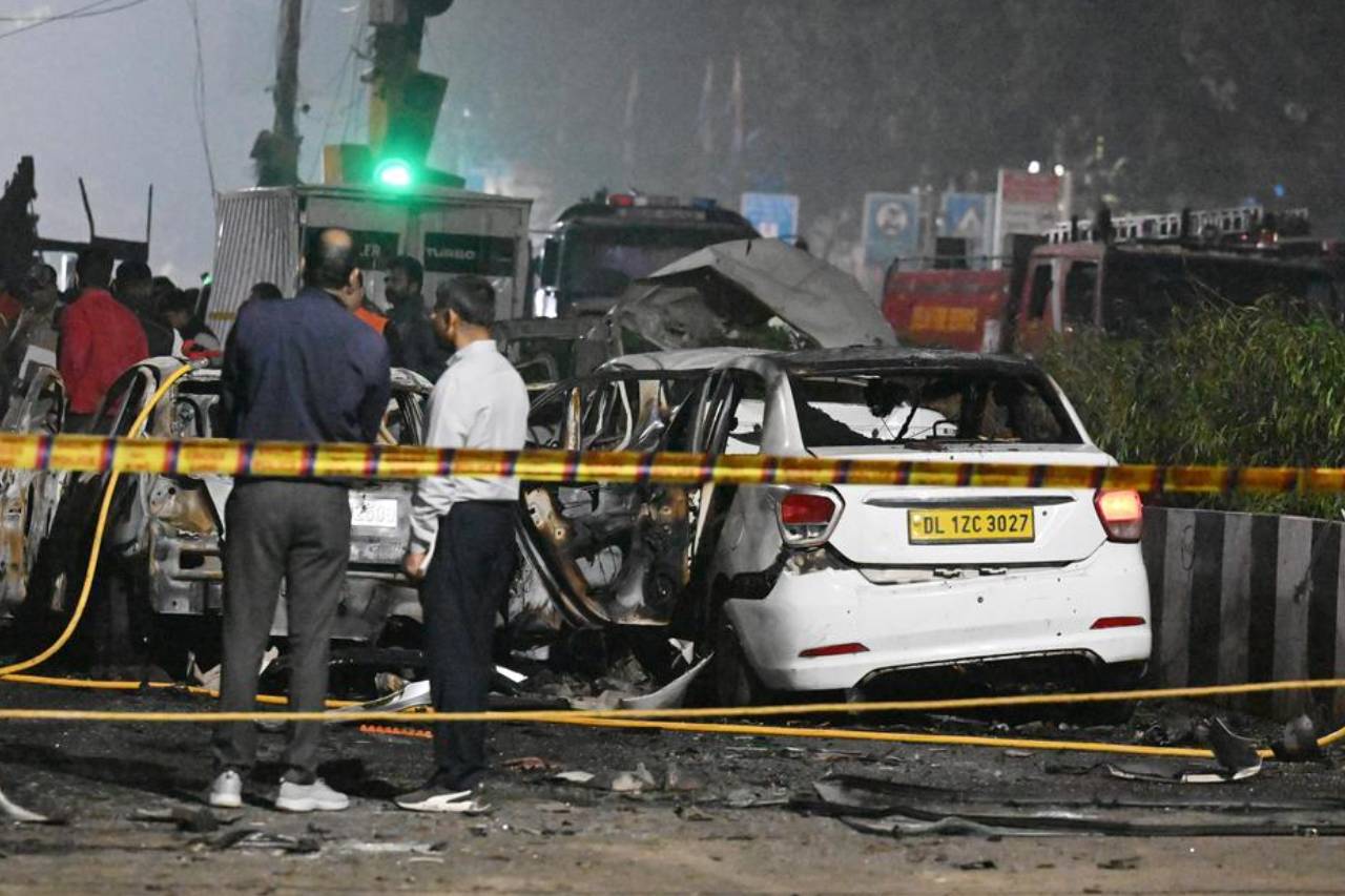 නවදිල්ලි අගනුවර පිපිරීමෙන් මියගිය පිරිස තවත් ඉහළට