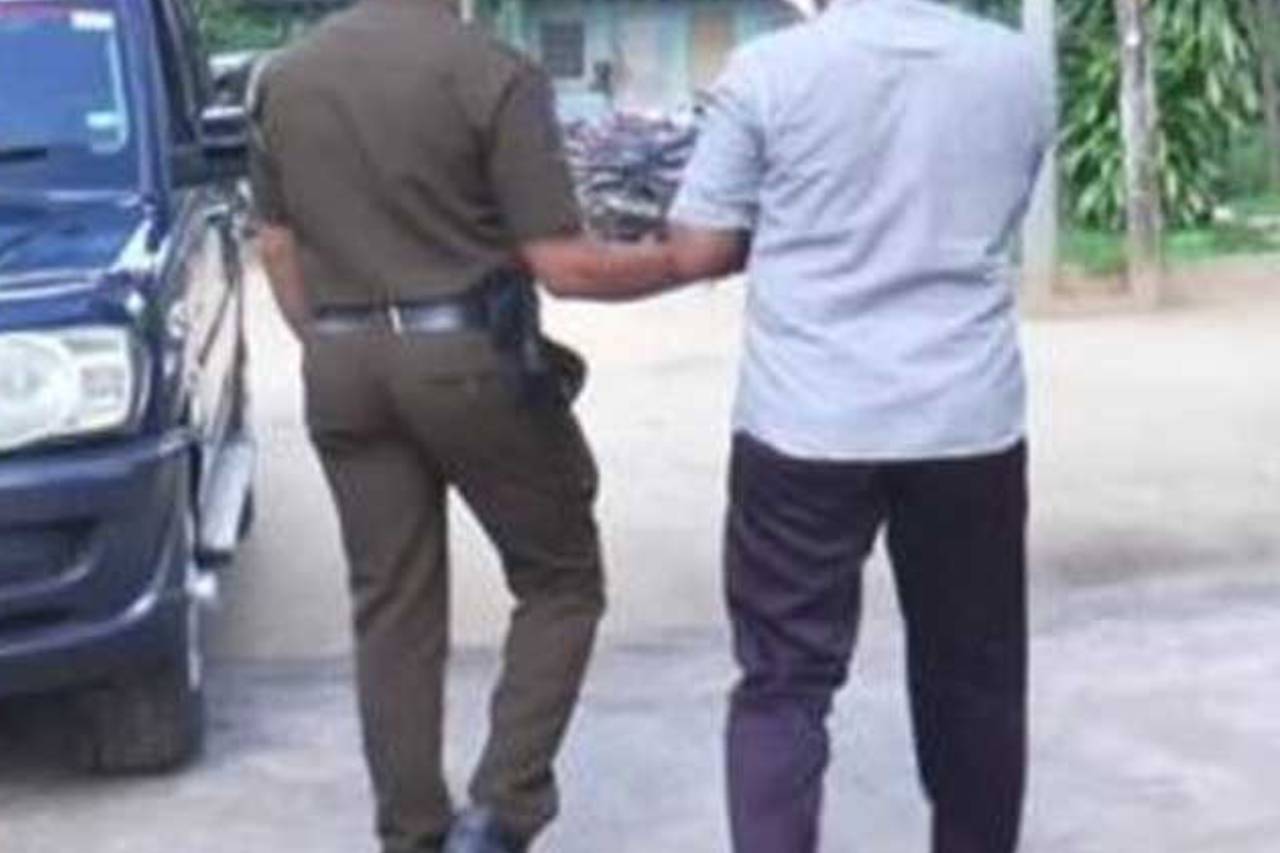 NPP මන්ත්රිනියගේ විදුහල්පති සැමියාගේ වැඩතහනම් කරයි