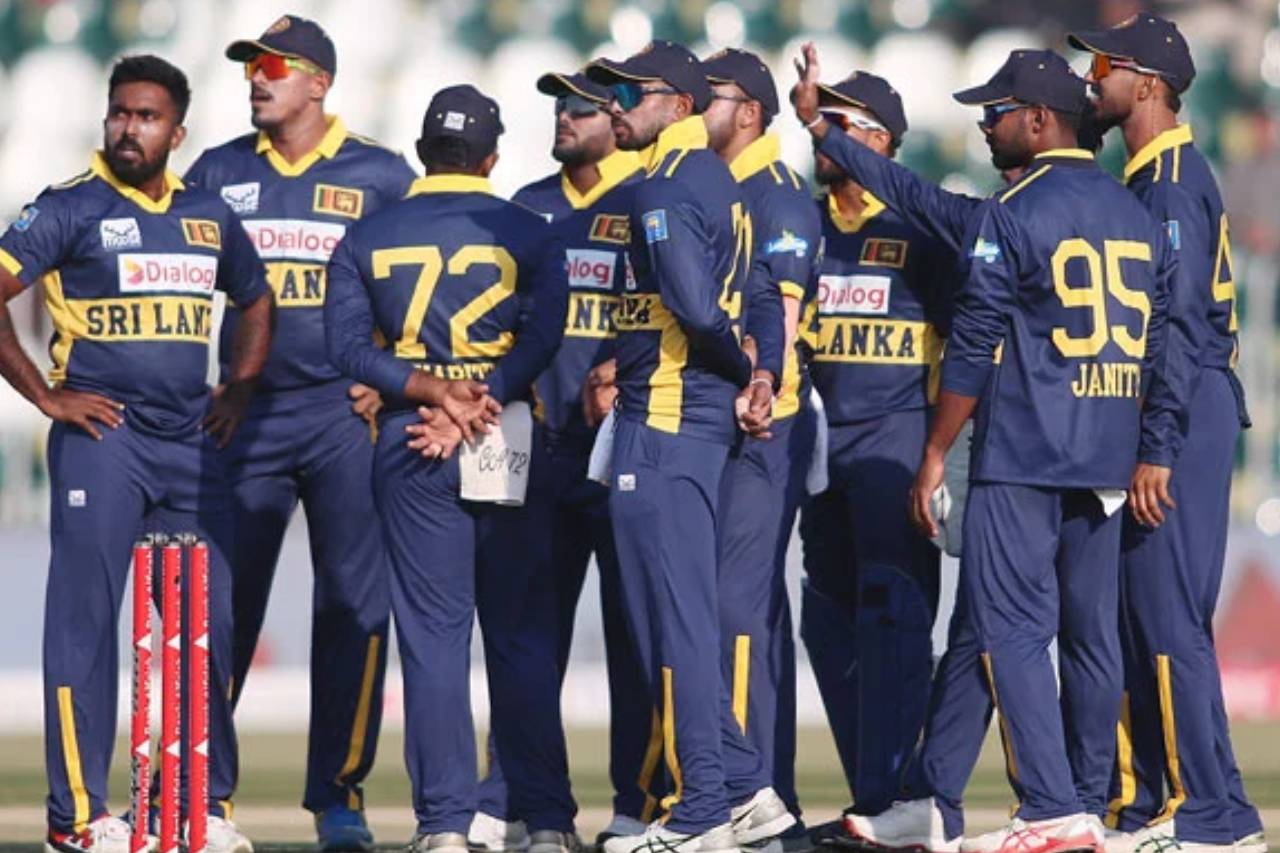 ක්‍රිකට් ක්‍රීඩකයින් ලංකාවට එන්න හැදුවේ කළමනාකරුවන්ගේ බලපෑම නිසාද?