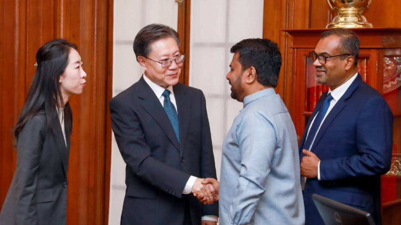 බිඳ වැටුන දුම්රිය මාර්ග පද්ධතිය ගොඩනැගීමට ජනපති චීනයෙන් තාක්ෂණික උදව් ඉල්ලයි
