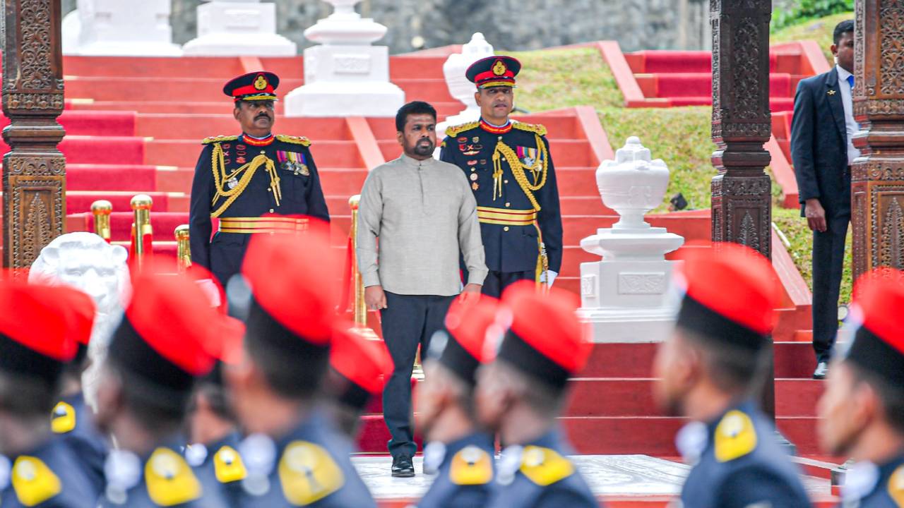 රටක් ලෙස ඉදිරියට යන්න නම් අභියෝග හමුවේ නොසැළි තිර අදිටනින් තම වගකීම් ඉටු කරමු – ජනපති