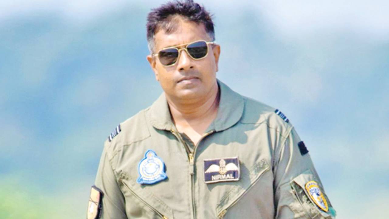 ජීවිතක්ෂයට පත්වූ ගුවන් නියමුවාගේ අවසන් කටයුතු පූර්ණ ගුවන් හමුදා ගෞරව සහිතව