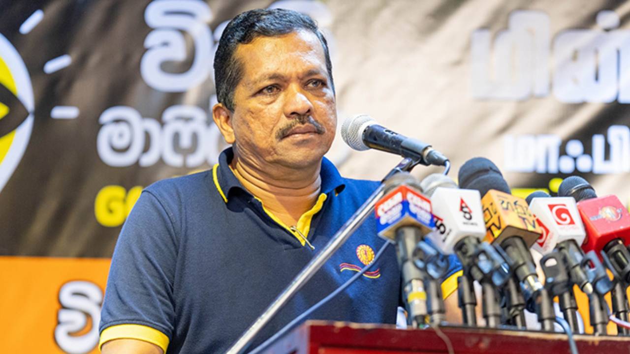 ඩෙංගු අවදානම මැද කඩුවෙල කසළ ගැටළුව උග්ර වෙයි