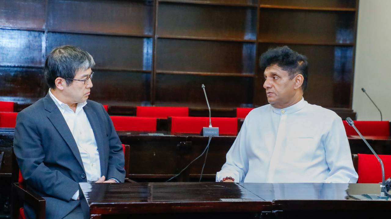 විපක්ෂ නායක විදෙස් තානාපතිවරුන්ගෙන් ආධාර ඉල්ලයි