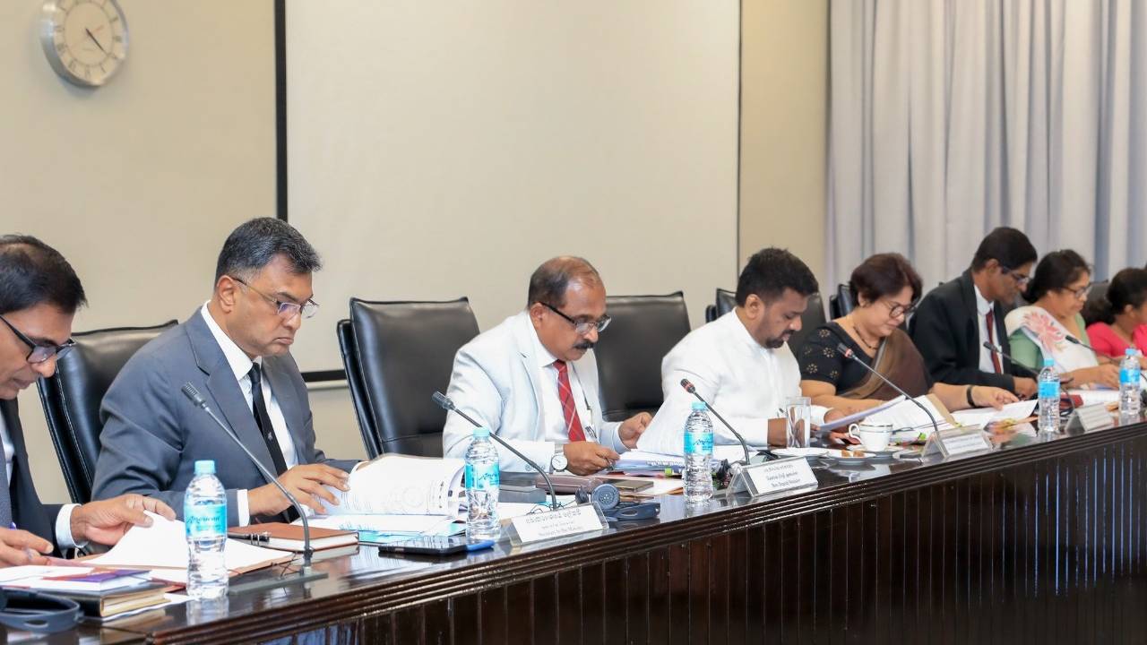 ආරක්ෂක කටයුතු පිළිබඳ අමාත්යාංශයීය උපදේශක කාරක සභාව රැස්වෙයි
