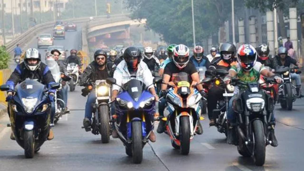 මහපාරේ බයික්වලින් රේස් පදින අයට වැඩ වරදින ලකුණු