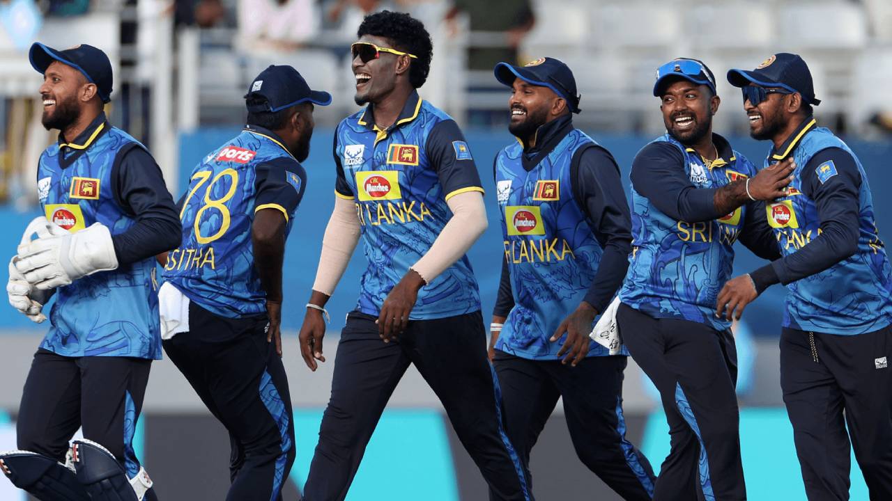 එංගලන්තය සමඟ පැවැත්වෙන එක්දින තරඟාවලියේ ශ්‍රී ලංකා සංචිතය නම් කරයි