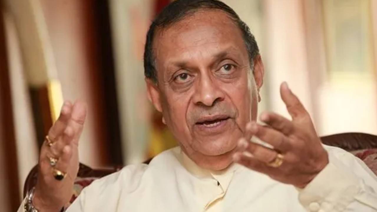 මන්ත්‍රීවරුන්ගේ විශ්‍රාම වැටුප් අහිමි නොකරන ලෙස ඉල්ලා කරූගෙන් ජනපතිට ලිපියක්