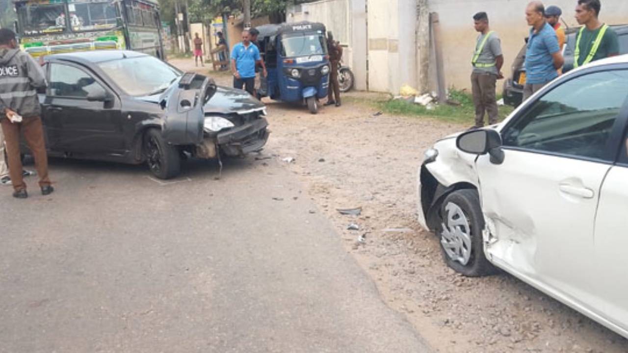 රන්වලගේ බිරිඳ රිය අනතුරකින් රෝහලට
