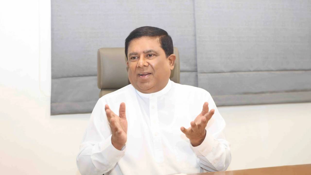 ලංකාවේ ආර්ථිකය නැවත ගොඩනගන්න පුළුවන් එජාප සජබ ආණ්ඩුවකින් විතරයි