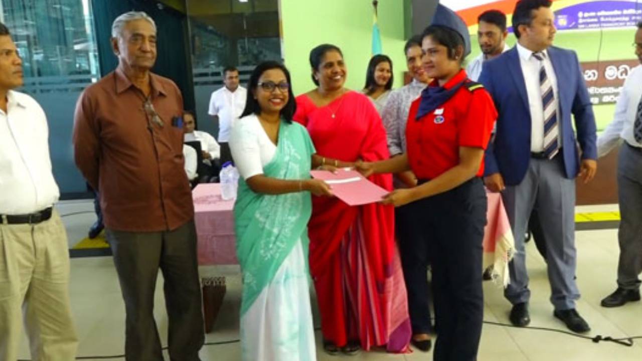 CTBයට අලුතින් කොන්දොස්තරවරියන්