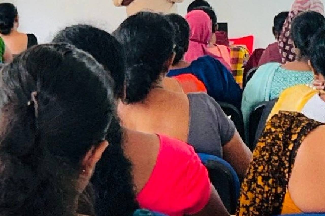 අගමැතිනියගේ ගුරු හමුවට නොපැමිණි ගුරුවන්ගෙන් හේතු විමසයි