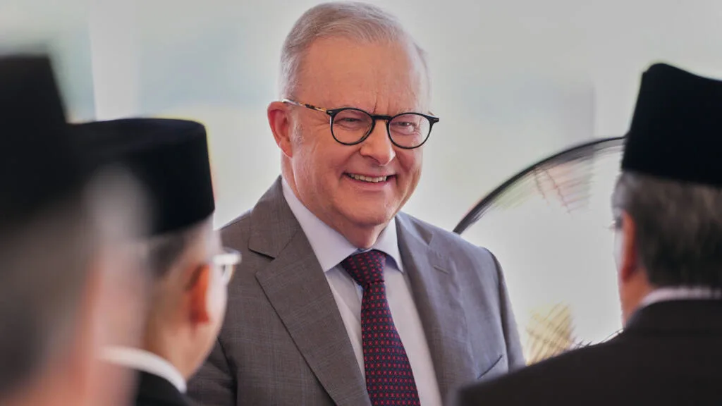 Australia Threatens Levy on Tech Giants Over News Payments