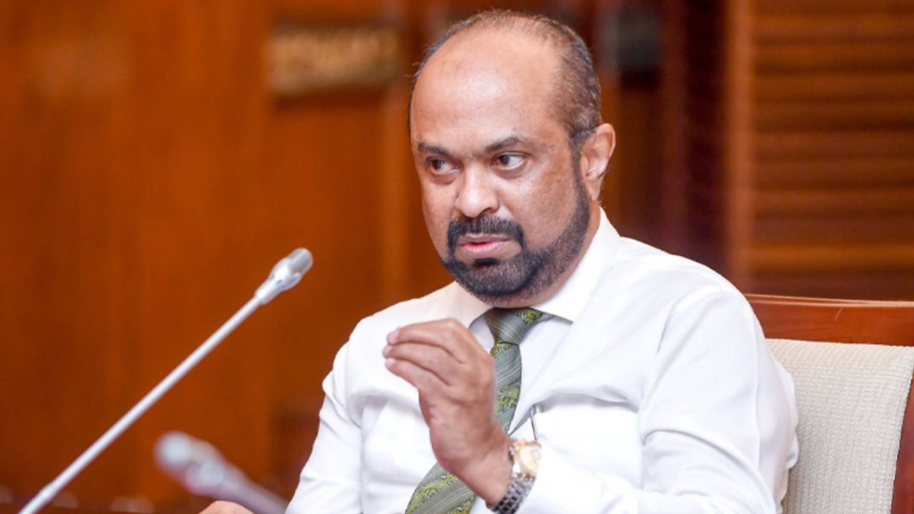 ජයකොඩිට එරෙහි විශ්වාසභංග ආණ්ඩුව වැඩි ඡන්දයෙන් පරාජය කරයි