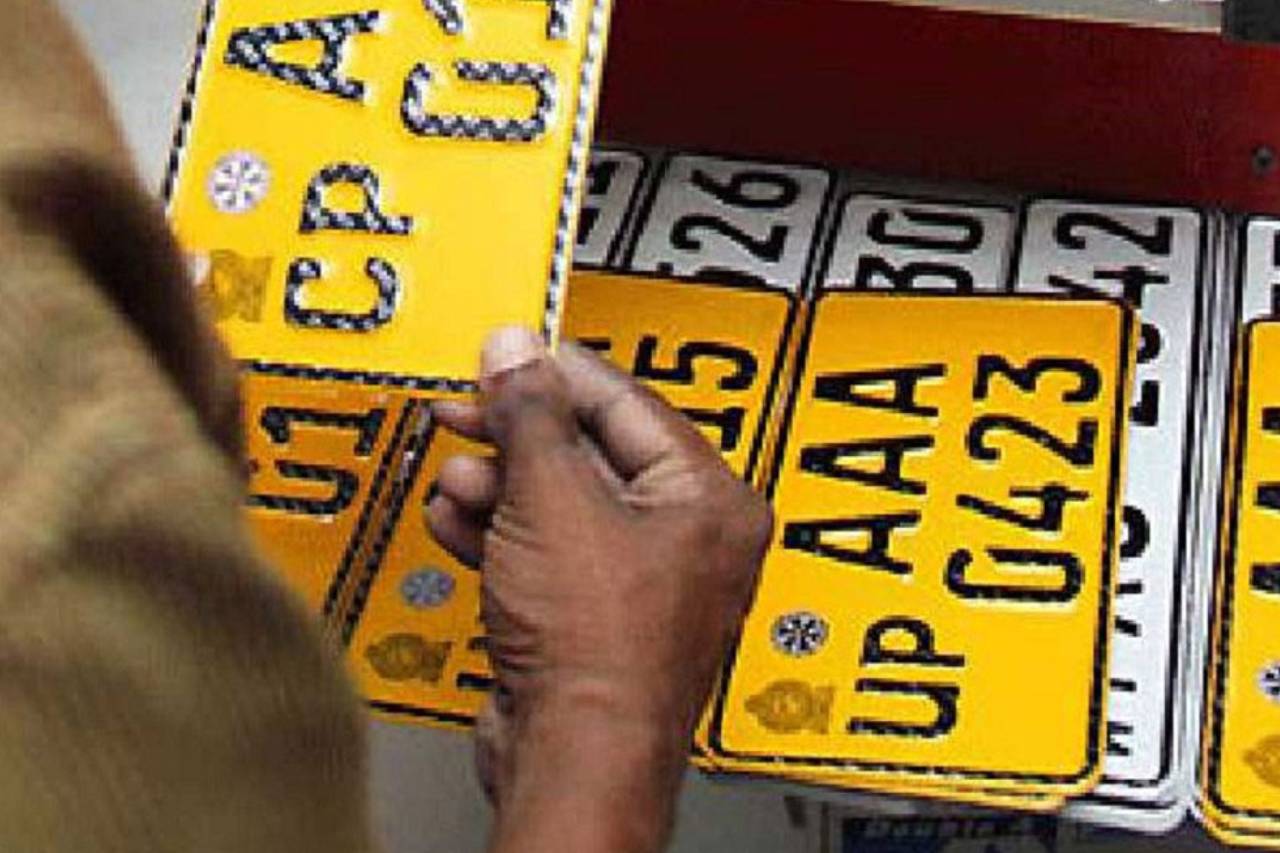 වාහන අංක තහඩු මැයි අග සිට