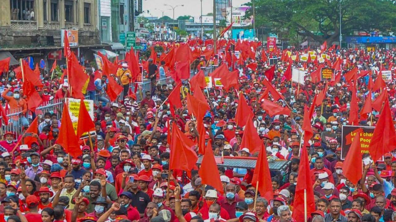 වෙසක් පෝයට මැයි රැලි එපා – ආගමික නායකයින් දේශපාලන පක්ෂවලින් ඉල්ලයි