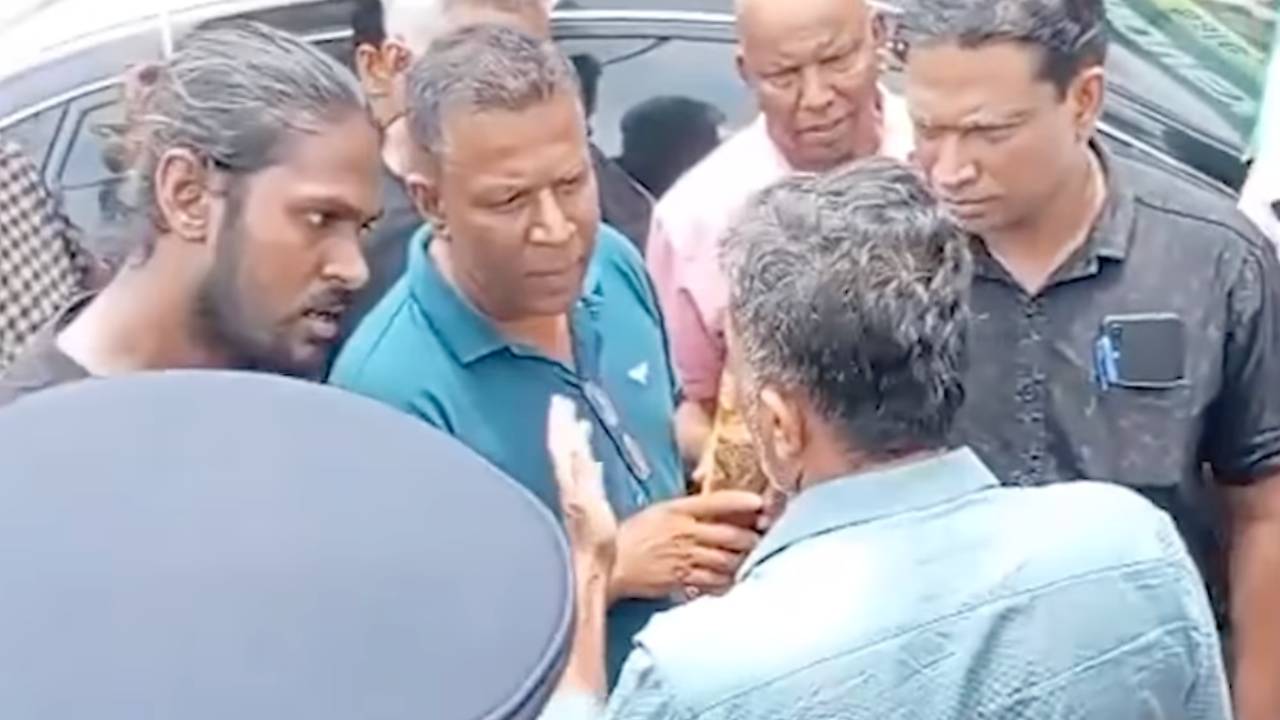 කසළ ප්‍රතිචක්‍රීකරණ ව්‍යාපෘතියක් නිසා පොළොන්නරුවේ රාජ්‍ය නායකයාට මහජන විරෝධය