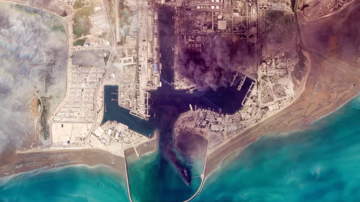 US Strikes Iran’s South Amid Qatar Talks