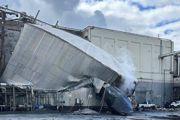 Washington State Chemical Tank Implosion Leaves 1 Dead, 9 Missing