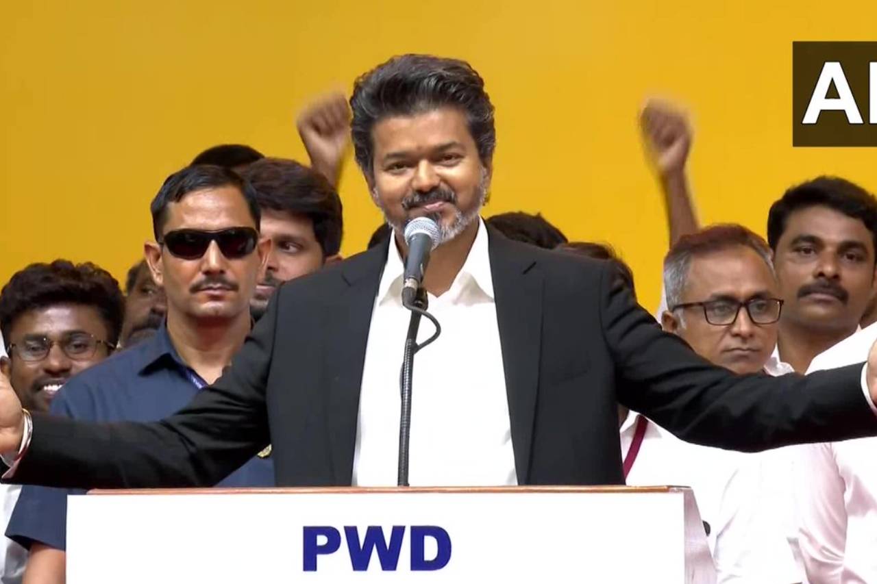 විජේ තමිල්නාඩු මහඇමති ධුරයේ දිවුරුම් දෙයි