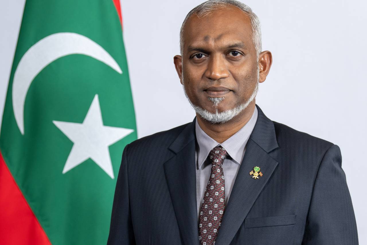 මාලදිවයින් ජනාධිපති අද දිවයිනට