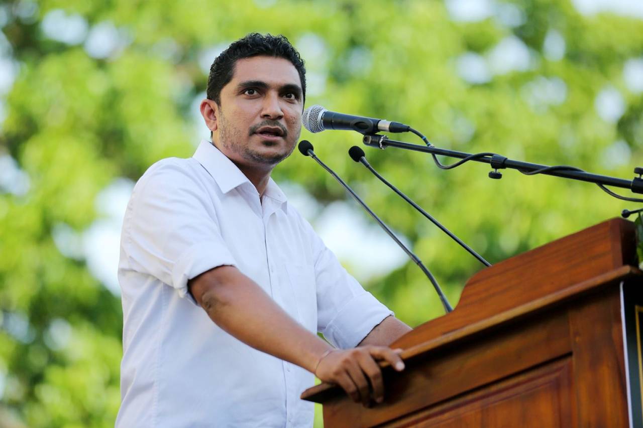 රුපියල් මිලියන 500 ක වන්දියක් ඉල්ලා ජයකොඩිගෙන් ප්රසාද්ට එන්තරවාසියක්