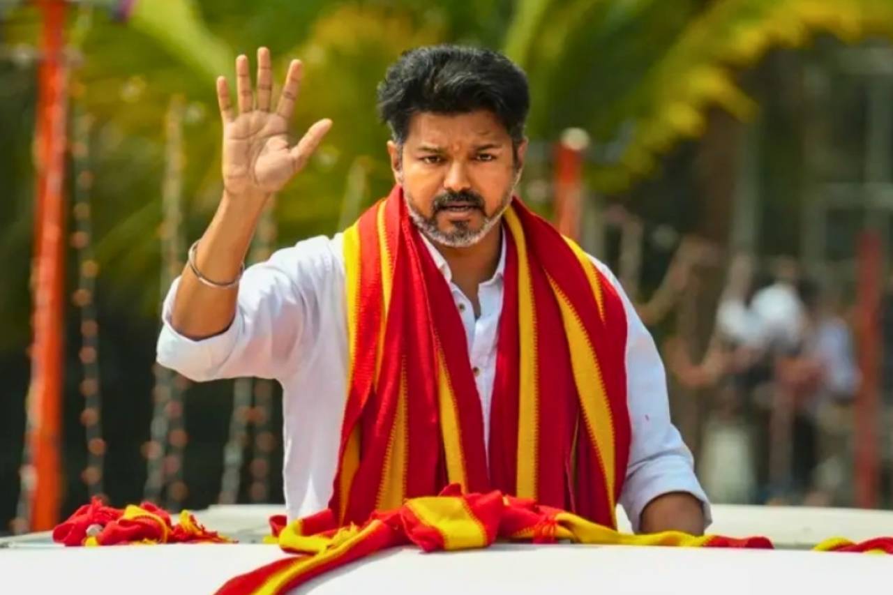 බල කණු පෙරළමින් තමිල්නාඩුව ජයගත් විජේ