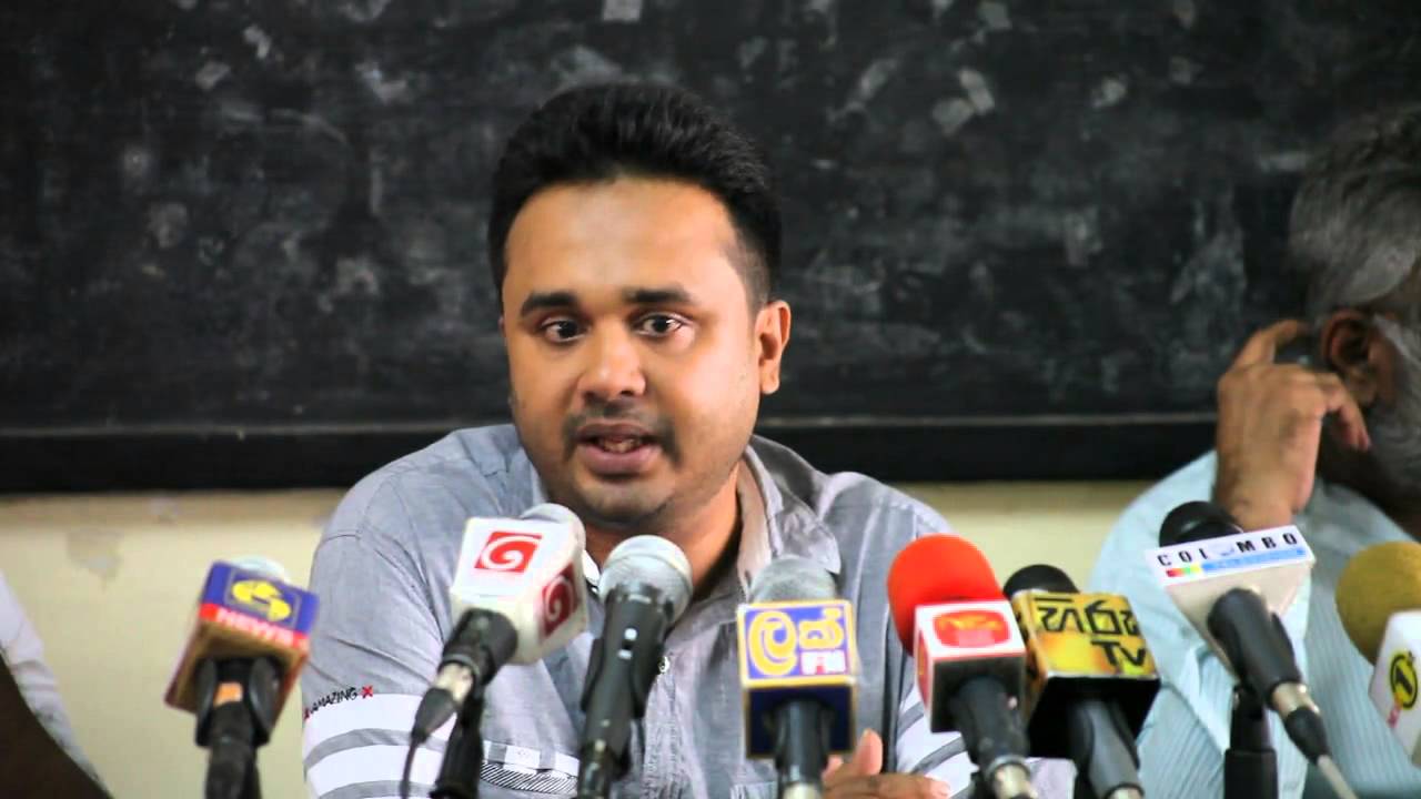 වරුණගේ කතාව තඩි අතේ රෝලක් – අපි නඩු දානවා – ජවිපෙ
