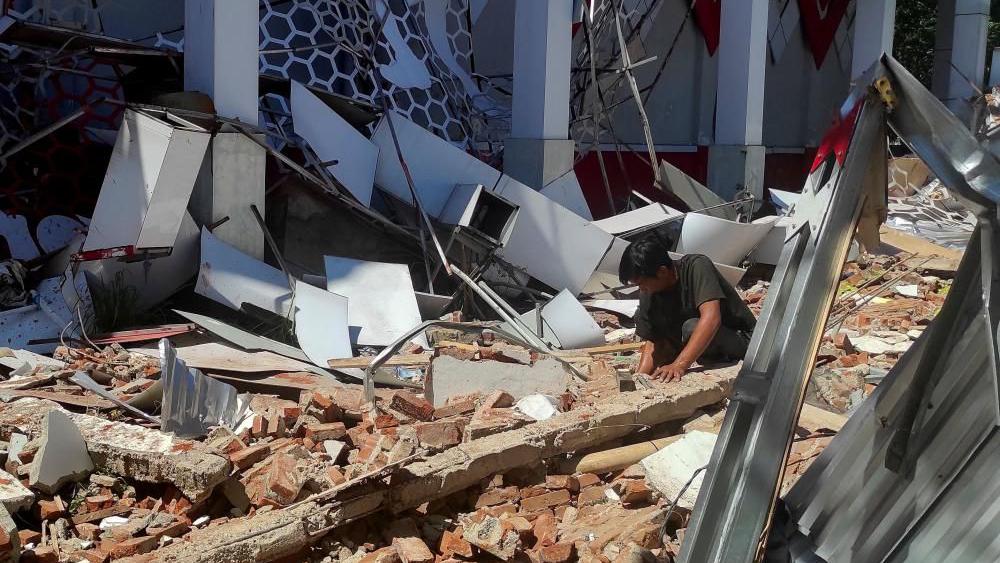ඉන්දුනීසියාවට ප්‍රබල භූකම්පනයක් – දෙදෙනෙකු මරුට