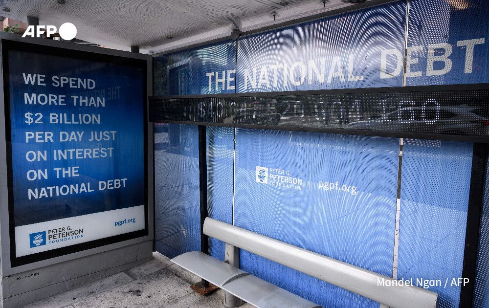 U.S. Debt Surges Past $40 Trillion