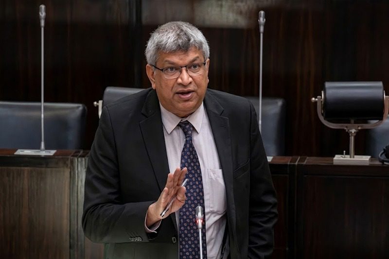 ‘මහර සිද්ධිය මීගමුවේ ගැටුමට සමාන නැහැ’ – අමාත්‍ය හර්ෂණ නානායක්කාර