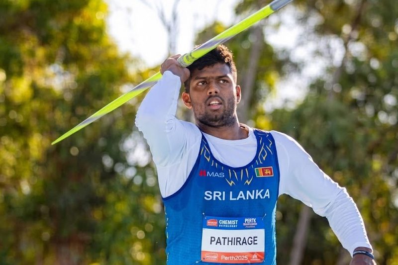 ඉතිහාසගත වෙමින් රුමේෂ් තරංග ලෝක ශ්‍රේණිගත කිරීම්වල අංක එකට