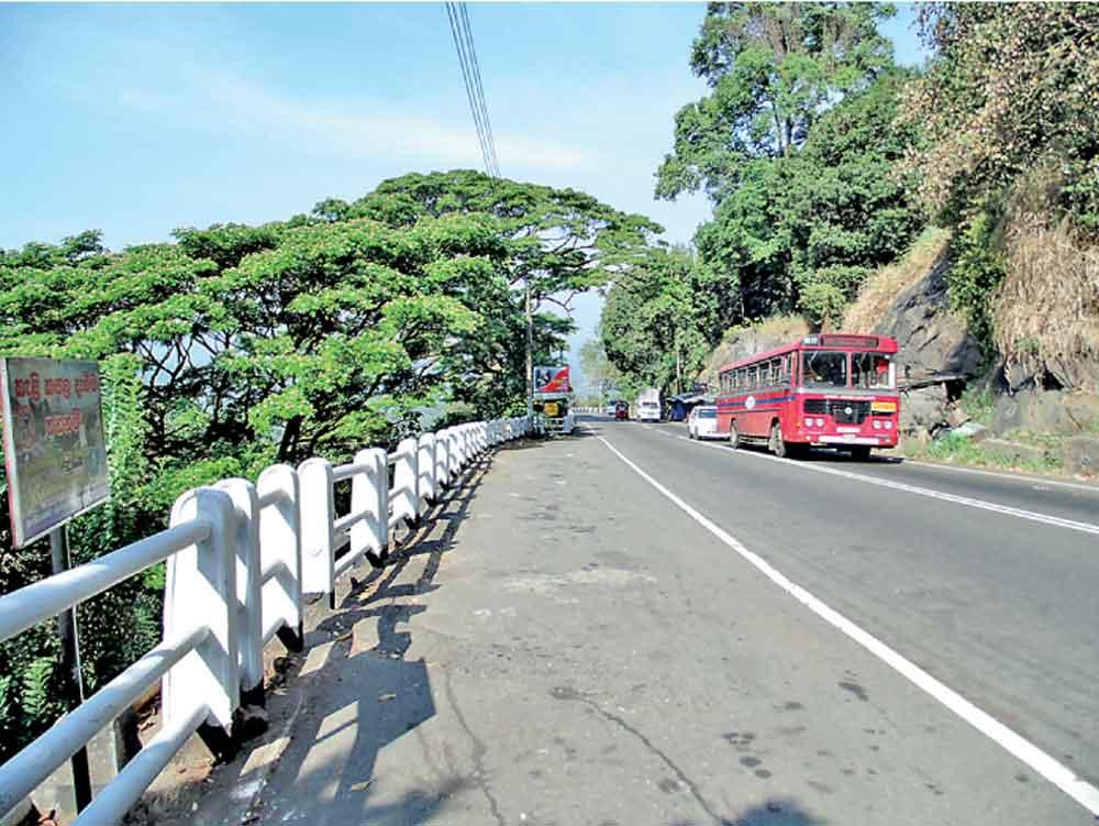 කොළඹ – නුවර ප්‍රධාන මාර්ගය යළි ගමනාගමනයට විවෘතයි