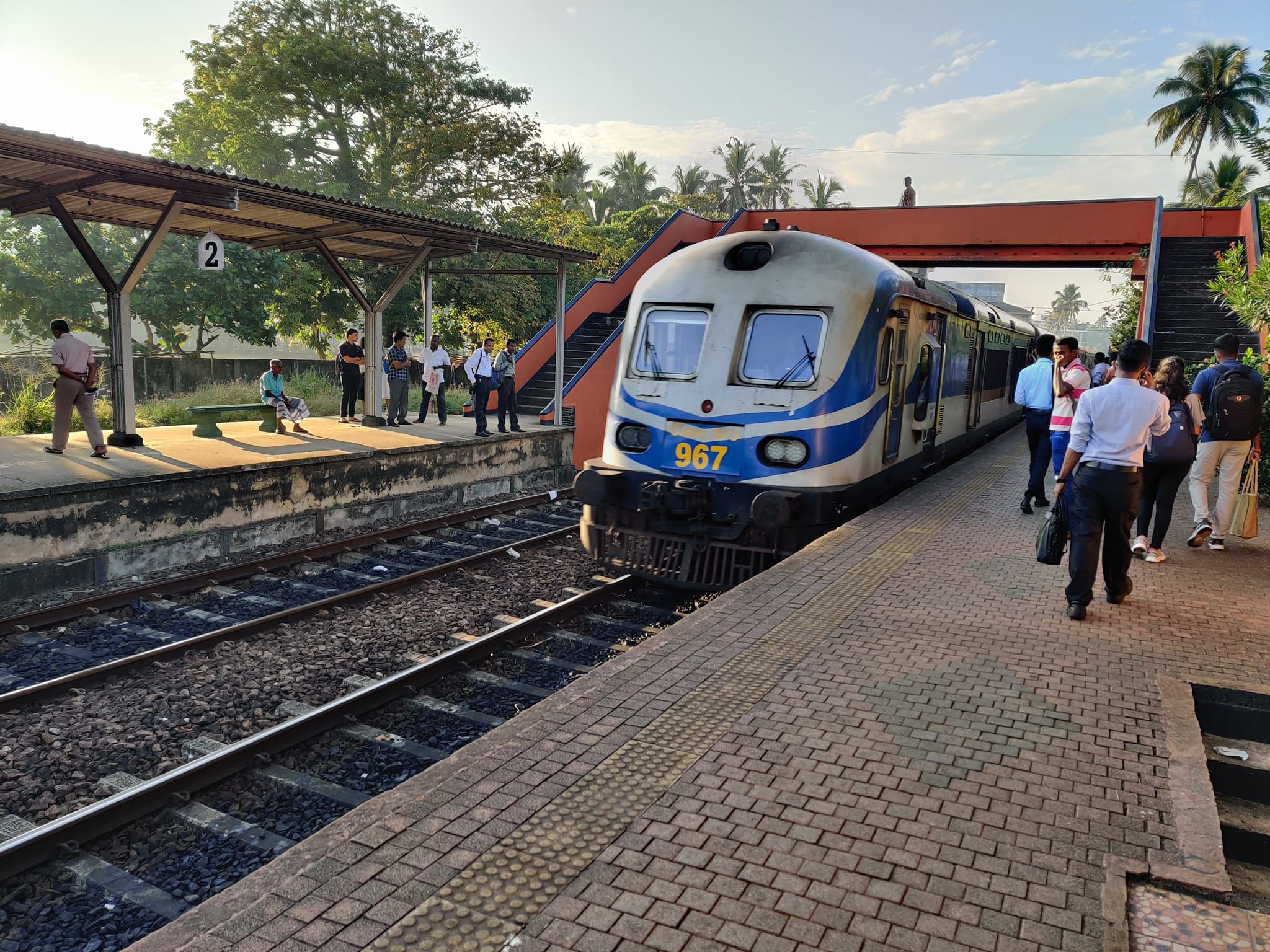 දුම්රිය දෙපාර්තමේන්තුවෙන් සේවකයන්ට සැර චක්‍රලේඛයක්