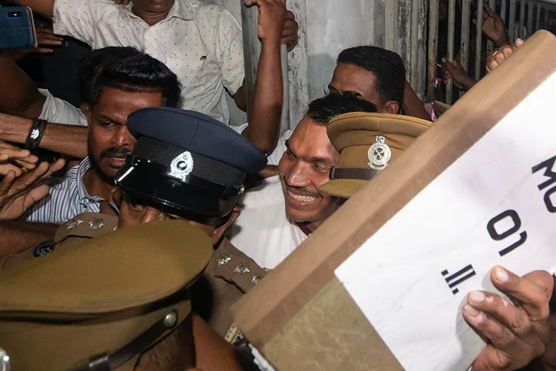 නාමල් රාජපක්ෂ ලබන 23 දක්වා රක්ෂිත බන්ධනාගාරයට