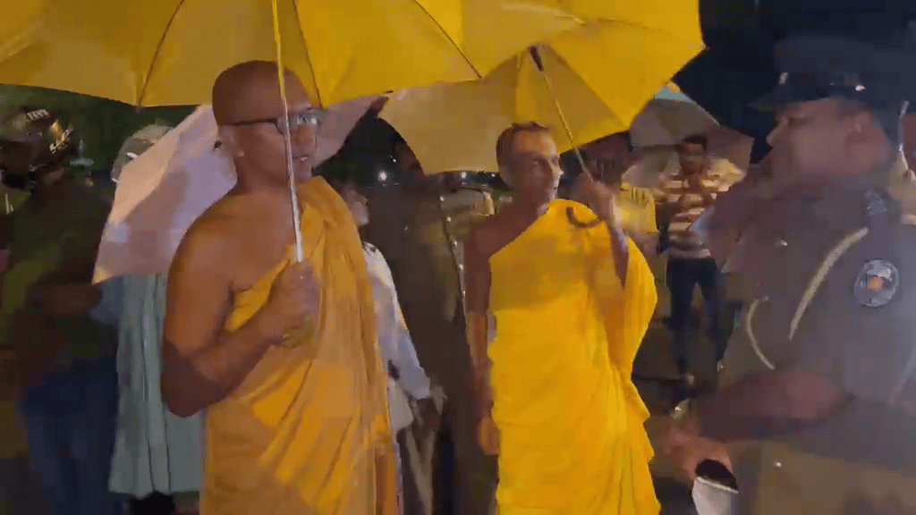 ඥානසාර හිමියන් වෙනුවෙන් පැවැත්වෙන විරෝධතාවට එරෙහිව අධිකරණ නියෝගයක්